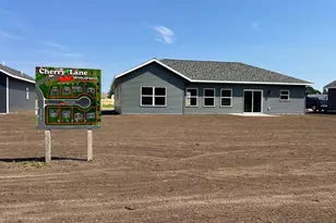 711 Cherry Ln, Perham, MN 56573 - Photo 2