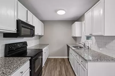 16366 Florida Way W, Lakeville, MN 55068 - Photo 2