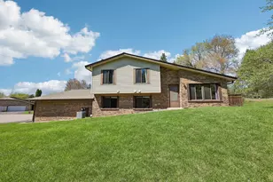 13400 Pepperwood Cir, Minnetonka, MN 55305 - Photo 38