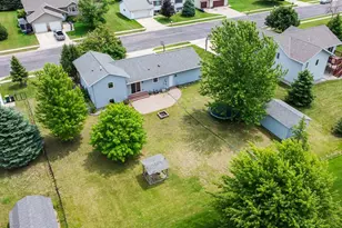 202 Rainbow Dr, Marshall, MN 56258 - Photo 2