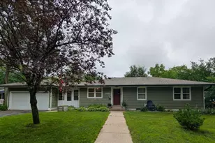 1301 Ridgeview Dr, Montevideo, MN 56265 - Photo 1