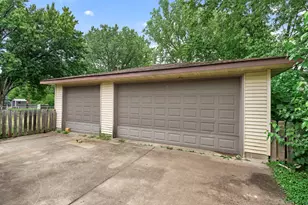 8647 Imperial Ave S, Cottage Grove, MN 55016 - Photo 2