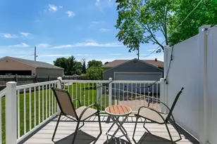 2128 Case Ave E, Saint Paul, MN 55119 - Photo 16