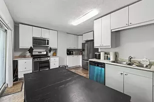 1076 Ross Ave, Saint Paul, MN 55106 - Photo 8