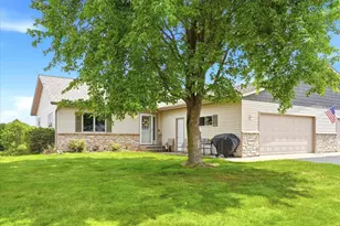 1022 W Ridge Ct, New Richmond, WI 54017 - Photo 2