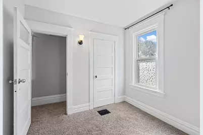 909 Sherburne Avenue, Saint Paul, MN 55104 - Photo 14