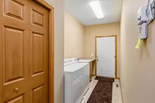 505 Holly Ln N, Oakdale, MN 55128 - Photo 24