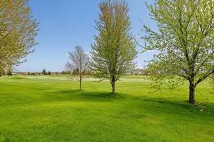 505 Holly Ln N, Oakdale, MN 55128 - Photo 2