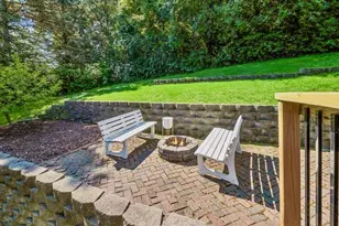 626 Hillside Dr, Eagan, MN 55121 - Photo 8