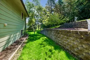 626 Hillside Dr, Eagan, MN 55121 - Photo 30