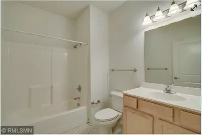 619 8th Street SE #309, Minneapolis, MN 55414 - Photo 4