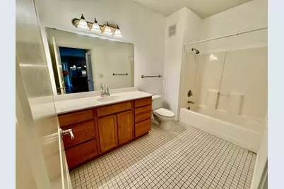 619 8th Street SE #309, Minneapolis, MN 55414 - Photo 8