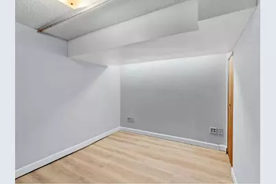 4255 Thomas Avenue N, Minneapolis, MN 55412 - Photo 16