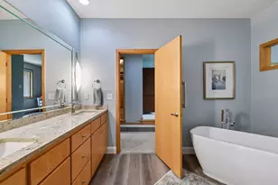 290 Grace Pointe Ct, Wayzata, MN 55391 - Photo 30