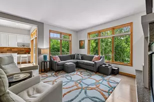290 Grace Pointe Ct, Wayzata, MN 55391 - Photo 8