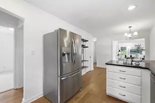 3131 Parkview Blvd, Robbinsdale, MN 55422 - Photo 10