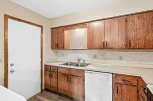 4793 Avon St, Shoreview, MN 55126 - Photo 6