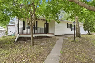 3715 31st Ave N, Robbinsdale, MN 55422 - Photo 2