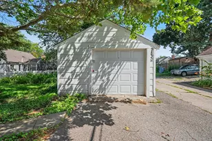 3830 Zenith Ave N, Robbinsdale, MN 55422 - Photo 22