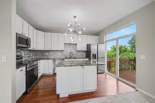 5135 Holly Ln N, Plymouth, MN 55446 - Photo 10