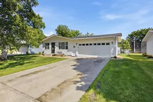 428 Brook Ave, Moorhead, MN 56560 - Photo 2