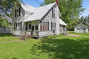 427 E River Ave, Barron, WI 54812 - Photo 2
