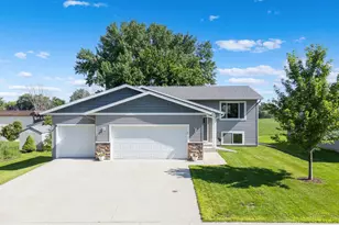 805 6th St NE, Stewartville, MN 55976 - Photo 1