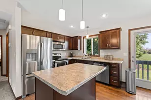 805 6th St NE, Stewartville, MN 55976 - Photo 8