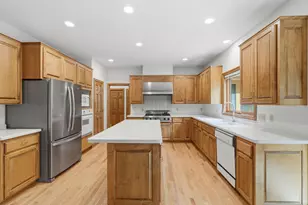 9272 Duckwood Trail, Woodbury, MN 55125 - Photo 8