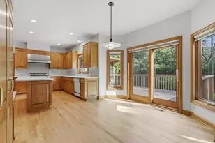 9272 Duckwood Trail, Woodbury, MN 55125 - Photo 12