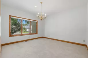 9272 Duckwood Trail, Woodbury, MN 55125 - Photo 6