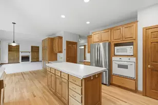 9272 Duckwood Trail, Woodbury, MN 55125 - Photo 10
