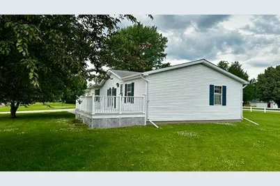 800 Montana Avenue, Benson, MN 56215 - Photo 4