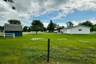 800 Montana Ave, Benson, MN 56215 - Photo 10