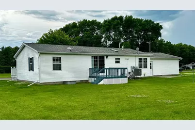 800 Montana Avenue, Benson, MN 56215 - Photo 6