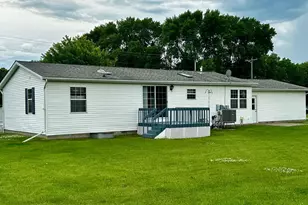 800 Montana Ave, Benson, MN 56215 - Photo 6