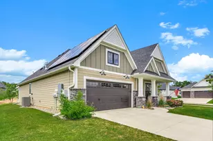 11402 Kings Ct N, Lake Elmo, MN 55042 - Photo 2
