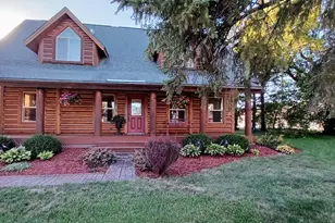 1030 Lokhorst St, Baldwin, WI 54002 - Photo 2