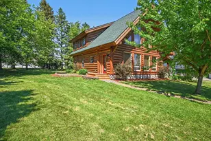 1030 Lokhorst St, Baldwin, WI 54002 - Photo 2