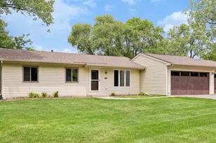 12216 Pioneer Rd, Minnetonka, MN 55343 - Photo 12