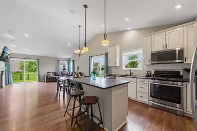 601 Stonegate Circle, Waconia, MN 55387 - Photo 8