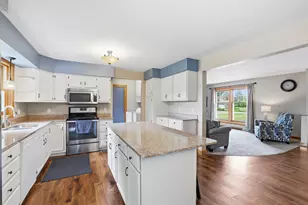 67 W Wood Rdg Dr, River Falls, WI 54022 - Photo 8