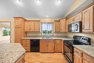 1175 Dale St SW, Hutchinson, MN 55350 - Photo 16