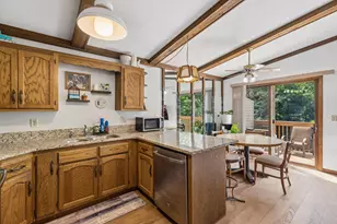 4316 Thornhill Ln, Vadnais Heights, MN 55127 - Photo 8