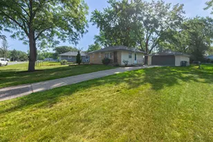 11157 Madison St NE, Blaine, MN 55434 - Photo 4
