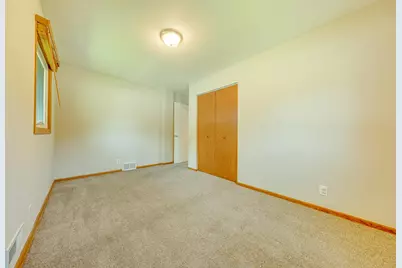 7840 Winsdale Street N, Golden Valley, MN 55427 - Photo 26
