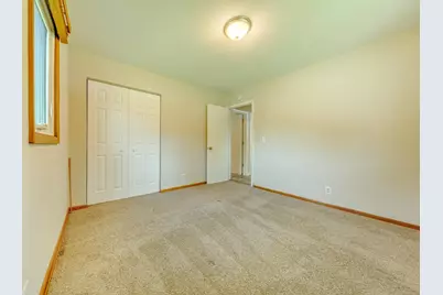 7840 Winsdale Street N, Golden Valley, MN 55427 - Photo 30