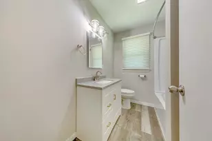 7840 Winsdale Street N, Golden Valley, MN 55427 - Photo 32