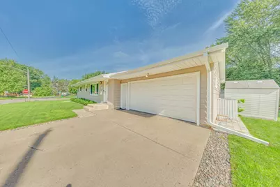 7840 Winsdale Street N, Golden Valley, MN 55427 - Photo 2