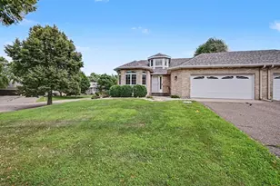 3028 Highpointe Curve, Roseville, MN 55113 - Photo 2